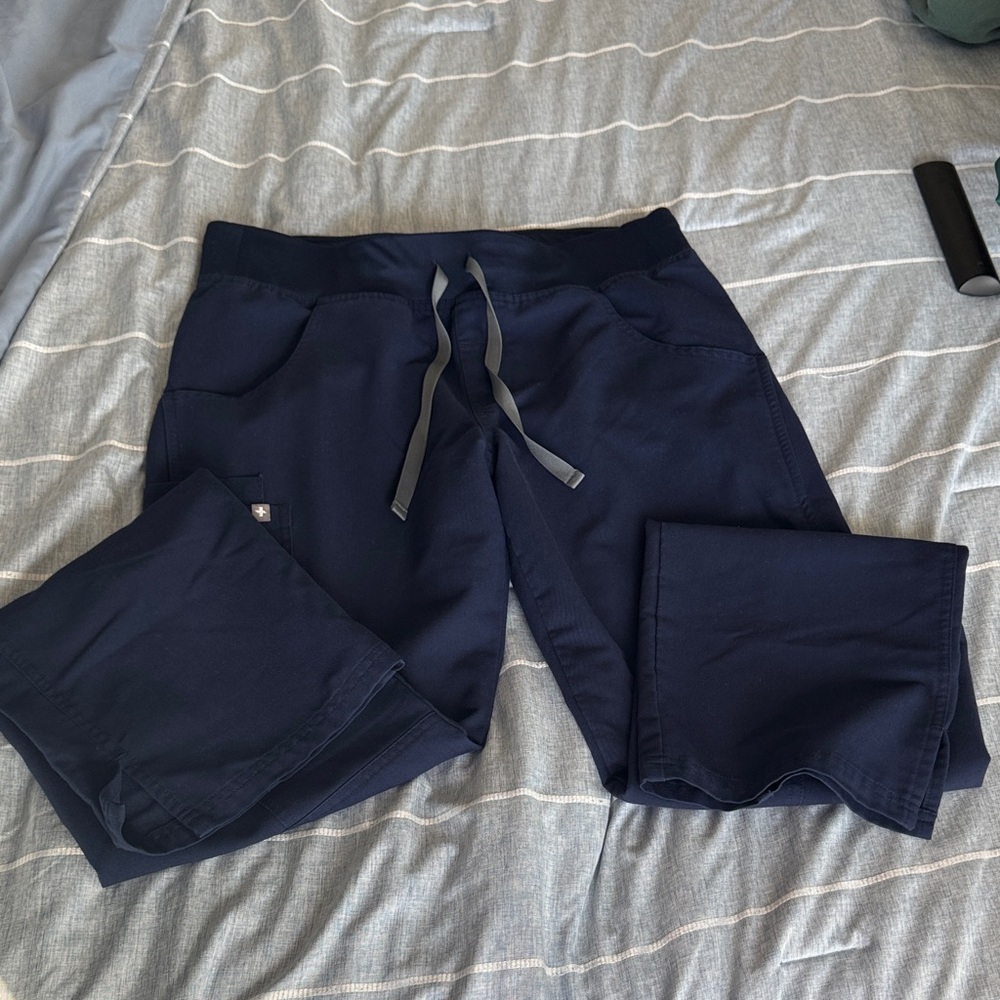 Figs scrub pants size small